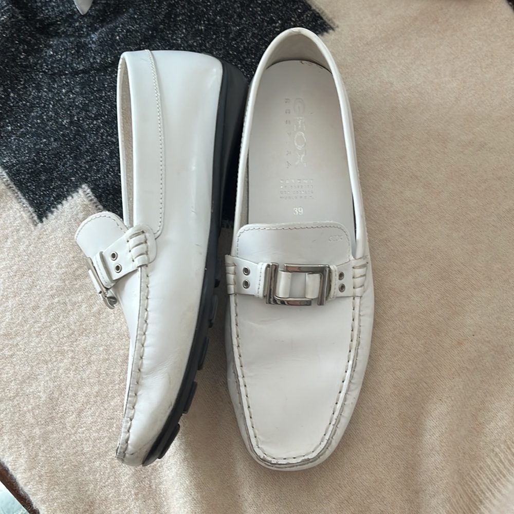 GEOX a white leather slip on shoe with chrome detailing